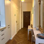 Castle Square Z Widokiem Na Plac Zamkowy I Zamek Krolewski 公寓 华沙