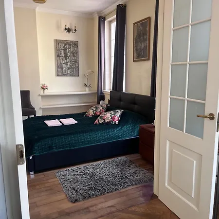 Castle Square Z Widokiem Na Plac Zamkowy I Zamek Królewski Warszawa