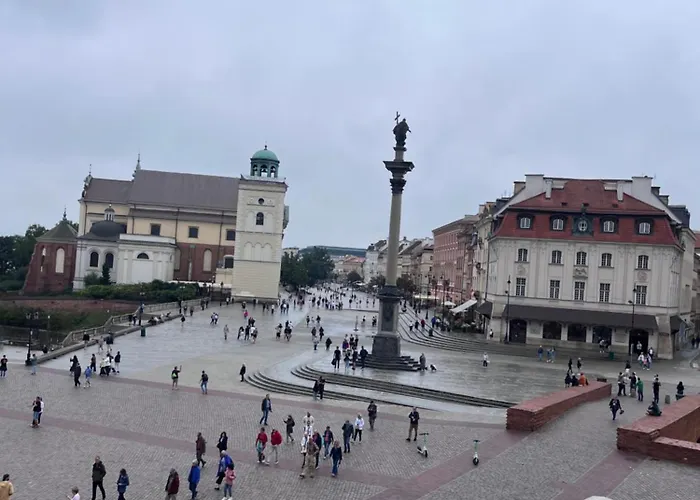 Castle Square Z Widokiem Na Plac Zamkowy I Zamek Krolewski Apartment