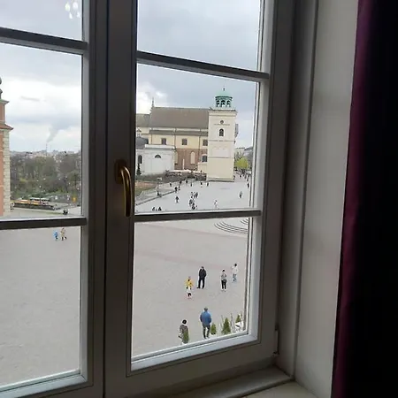 Castle Square Z Widokiem Na Plac Zamkowy I Zamek Krolewski דירה